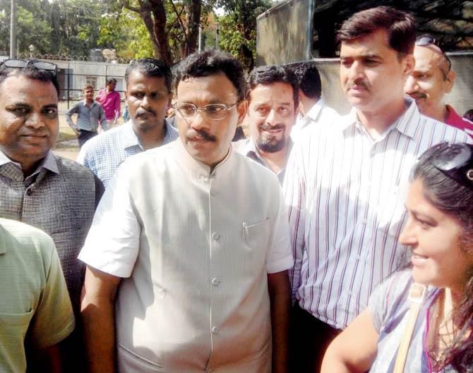 Yesterday, parents met state education minister Vinod Tawde