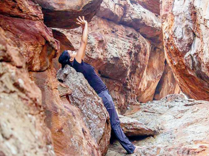 Mayuri Deshmukh attempts climbing at Badami, Karnataka