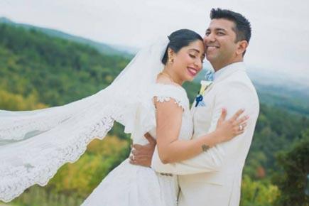 Singer Neha Bhasin marries music composer Sameer Uddin in Italy