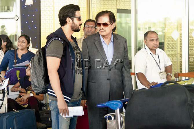 Taking off Zayed Khan and dad Sanjay Khan were spotted at the airport yesterday. Pic/Sameer Markande