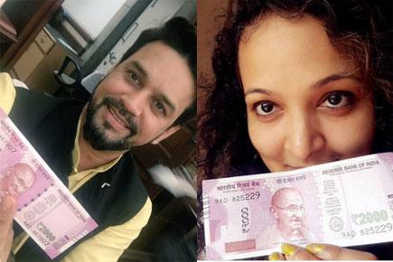 Selfie fever: Netizens pose with their newly acquired Rs 2000 note