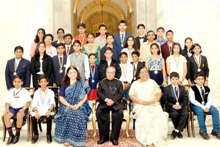 Dev receives National Child Award for chess from Prez