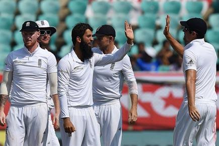 Vizag Test: Indian spinners turn on the heat on England
