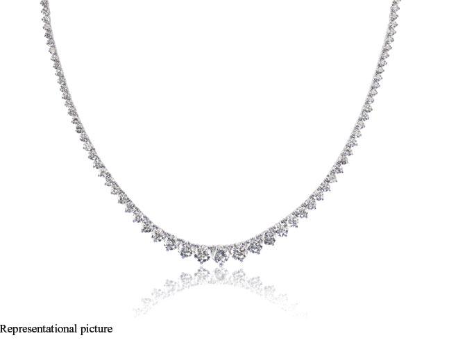 Mumbai Crime: Rs 1.6 lakh diamond necklace stolen from 5-star spa