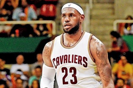LeBron James becomes youngest player to score 28,000 points in NBA career