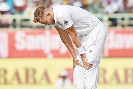 England sweat over pacer Stuart Broad's foot injury