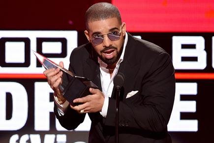 Drake and Justin Bieber rule American Music Awards