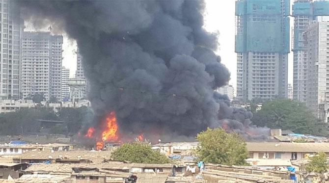 Mumbai: Major fire breaks out at a furniture market in Oshiwara
