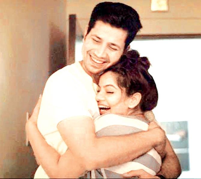 Sumeet Vyas and Nidhi Singh in Permanent Roommates