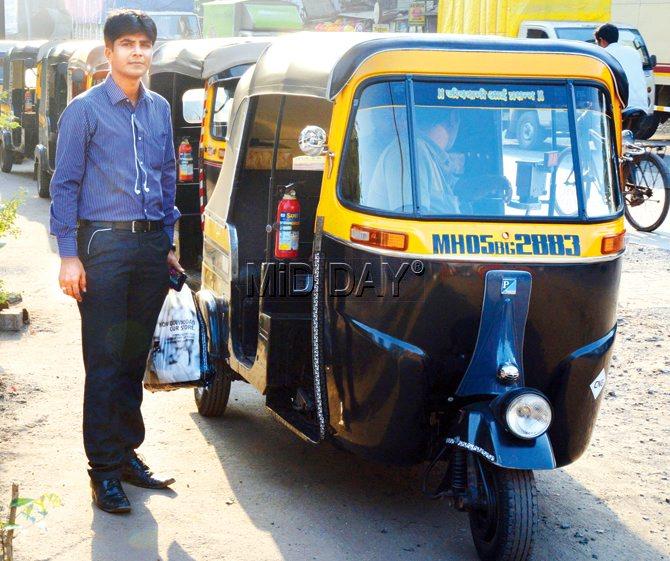 Vikas Tiwari was not allowed to park his auto when he arrived with his family at the mall. Pic/Satej Shinde