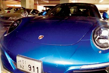 Mumbai: High-end car seized for plying without papers