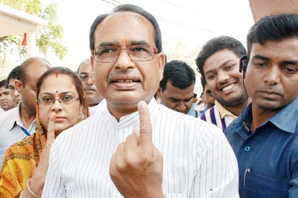 Besieged Chouhan gives in to judicial probe demand for alleged encounter of SIMI men