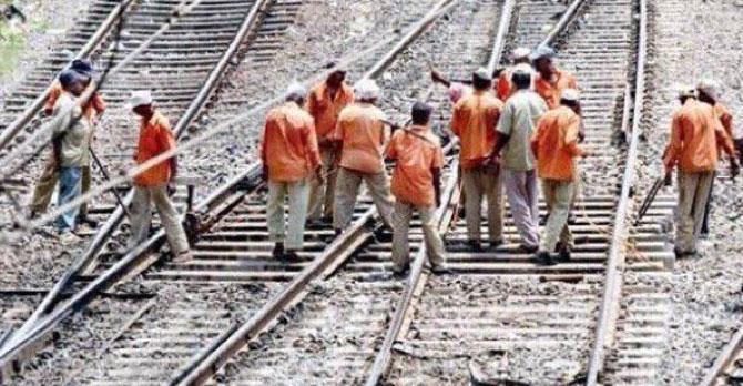 Harbour Line services delayed due to rail fracture between Chunabhatti and Kurla