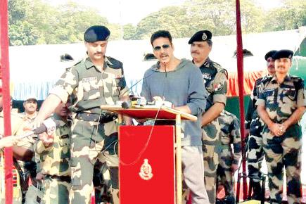 Akshay Kumar meets real heroes at BSF base camp in Jammu