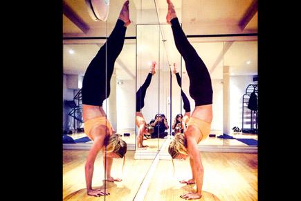 Caroline Wozniacki posts a handstand picture