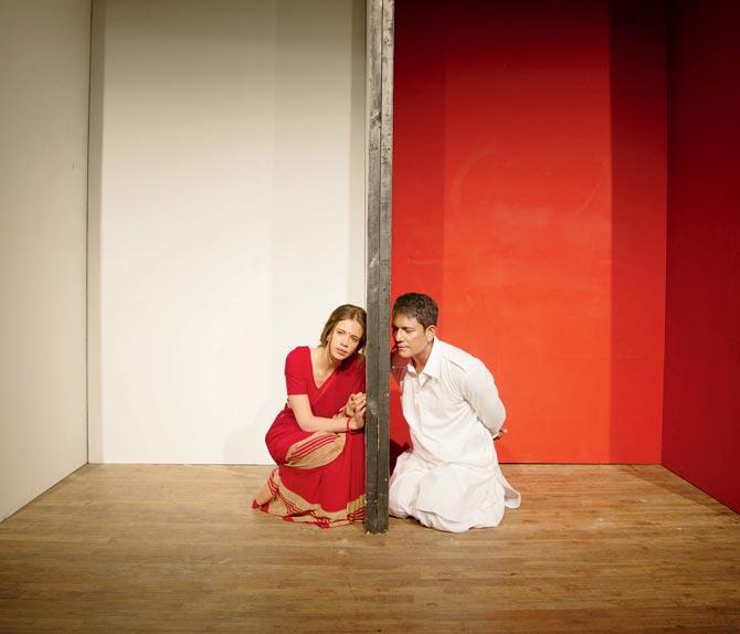 Kalki Koechlin and Adil Hussain as Romeo and Juliet enact the scene for the cultural divide interpretation in an auditorium setting