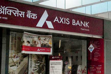 I-T raids Axis bank, finds Rs 60 crore in accounts of shell companies