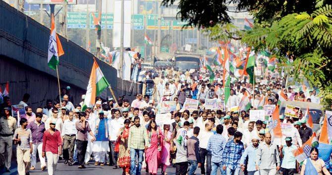 Congress and NCPâu00c2u0080u00c2u0088workers staged a protest march from Kalina to Kherwadi, but it was the only big show of force in the opposition’s plan for the Bharat Bandh