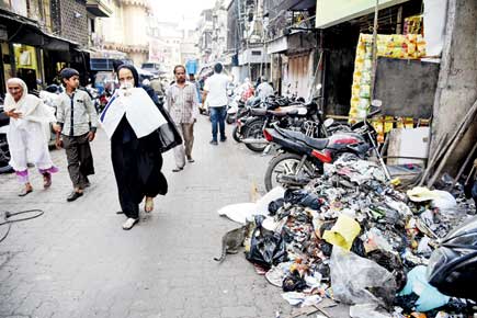 Mumbai: Dilapidated buildings, hawkers and piles of garbage choke B ward