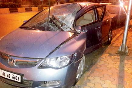 Mumbai: Teen takes neighbour's car for a spin, crashes into pole