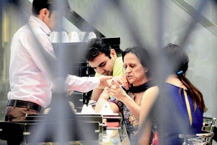 Vivek Kaul: Why Mumbaikars bought gold all night long on a week day