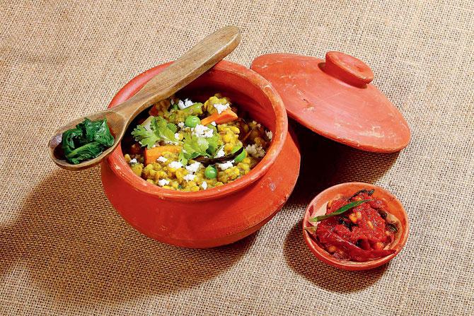 The assortment of khichdis come in quaint clay pots, with pickle on the side, thereby adding to the nostalgia 