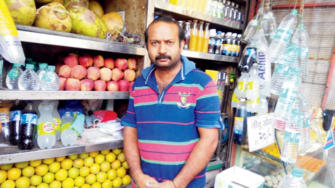 Ramakanth Jaiswal, a juice shop owner at Parel rued that he had no change to give