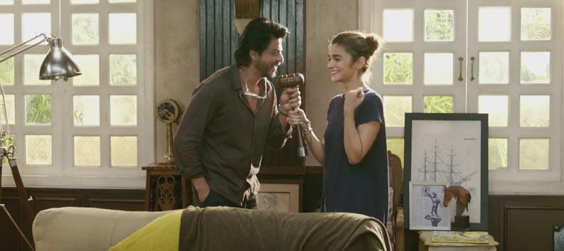 Shah Rukh Khan and Alia Bhatt in 