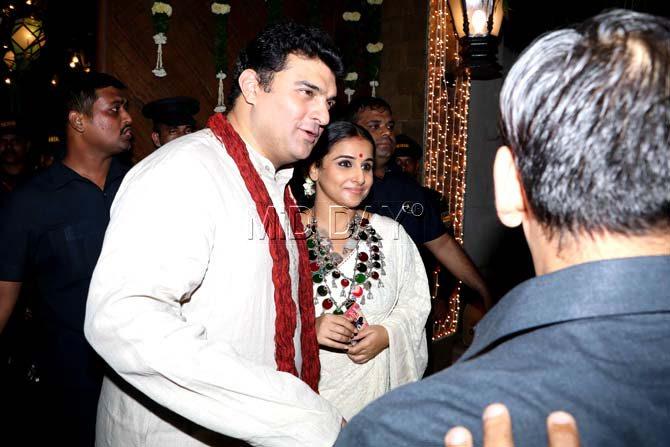 Vidya Balan with husband Siddharth Roy Kapur at Bachchans
