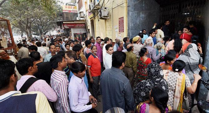 In suburban Thane, serpentine queues were seen at bank branches.