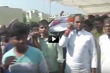 Video: Last rites of cop killed by SIMI activists held in Bhopal 