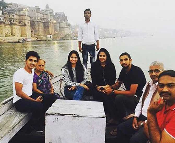 Ishant Sharma, Pratima Singh and family enjoy a boat ride in Benares. Pic/Ishant
