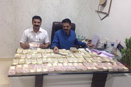 Pune: Businessman held with Rs 1.11 crore suspected black money