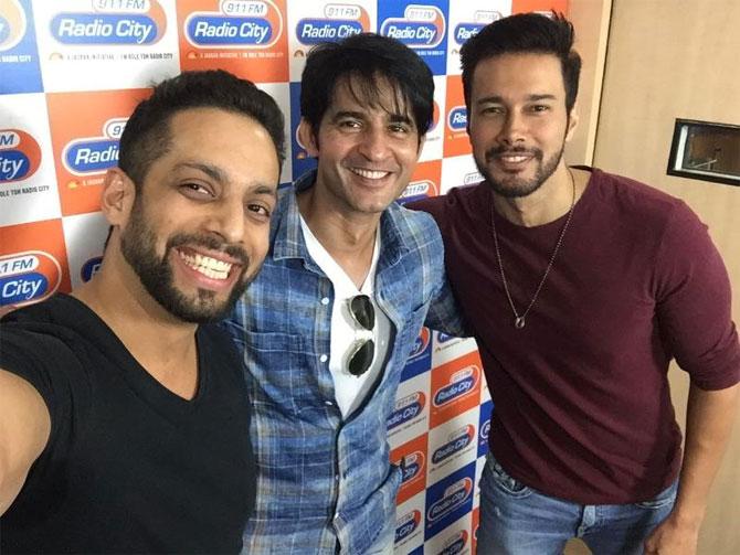 RJ Salil with Hiten Tejwani and Rajneesh Duggal who visited Radio City to promote their film 