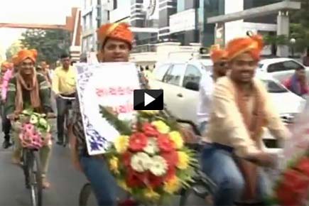 251 to-be grooms in Gujarat take out cycle rally. Read why 