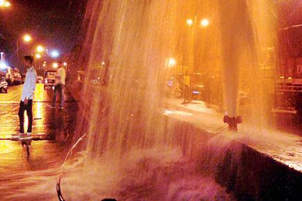 Vehicle crashes into water pipeline valve in Thane West, causes a mile-high fountain