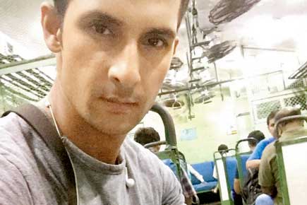 Why TV actor Ravi Dubey has chosen to travel by local train