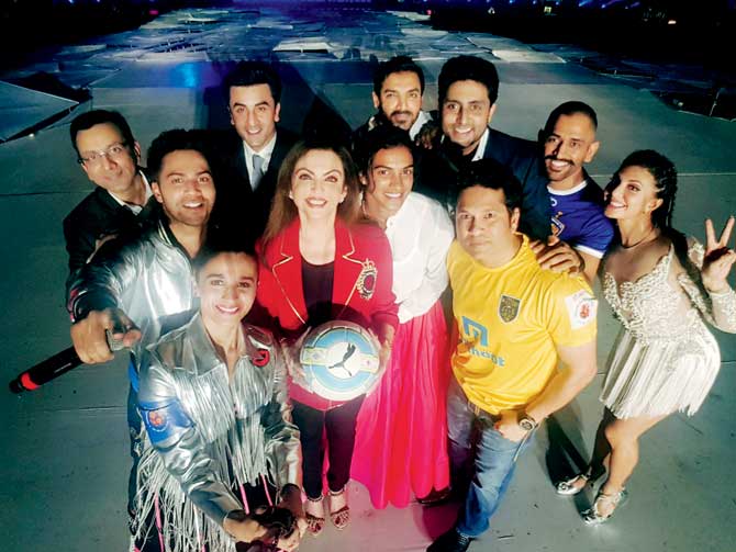 ISL’s founding chairperson Nita Ambani poses for a groupie with Rio Olympics’ silver medal-winning shuttler PV Sindhu, ISL