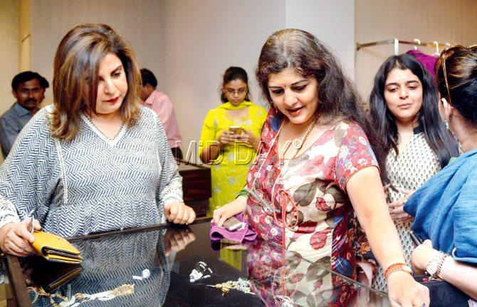Farah Khan and Sharmila Thackeray browse through the trinkets at last evening