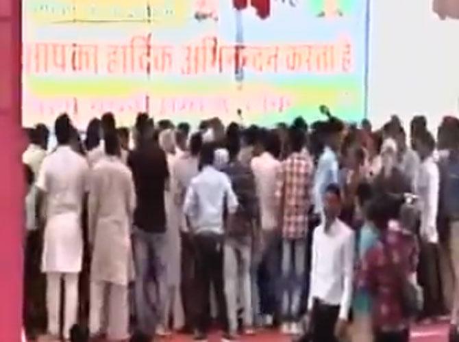 Watch video: Stage tonks during Ashok Gehlot