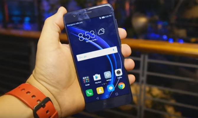 Huawei Honor 8 Pro is an upgrade from the Huawei 8 (pictured)