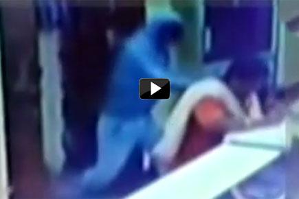 Man hits woman on head with machete in Karnataka