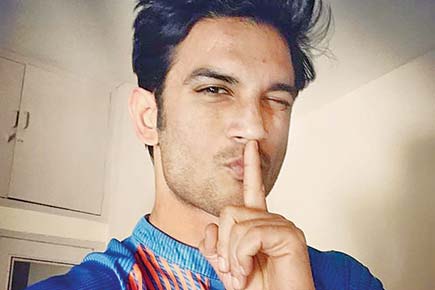 Sushant Singh Rajput poses in India jersey, enjoys India-NZ game