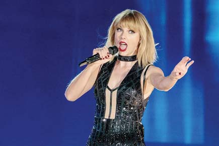 F1: Taylor Swift sizzles on stage ahead of United States GP