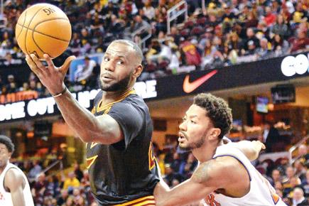 NBA: LeBron James shines as Cleveland Cavaliers rout Golden State Warriors 117-88