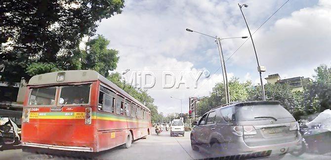 The dashcam footage shows the BEST bus at the Maitri Park signal in Chembur on September 1