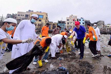 Mumbai cleans up Versova beach, gathers 1.2L kg trash