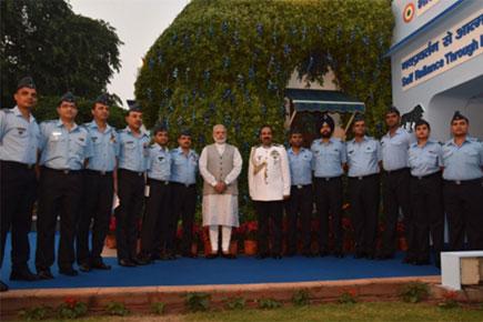 Narendra Modi meets Indian Air Force, praises their 'innovative zeal'