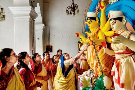 Drop by at Kolkata's aristrocratic Durga Pujo in Mumbai