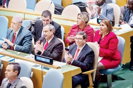US abstains for the first time in UN vote on Cuba